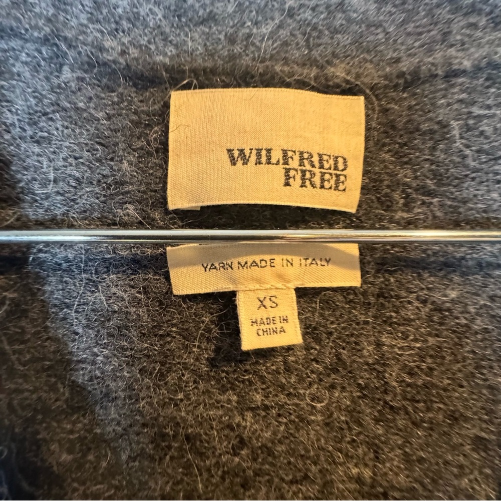 Wilfred Aritzia Charcoal Gray V-Neck Button Vest Sweater Alpaca Wool Preppy XS - Picture 7 of 8